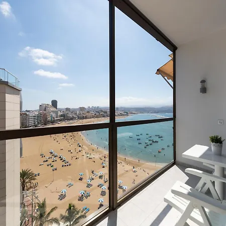 Beachfront Palmas Playa Canteras Holiday home